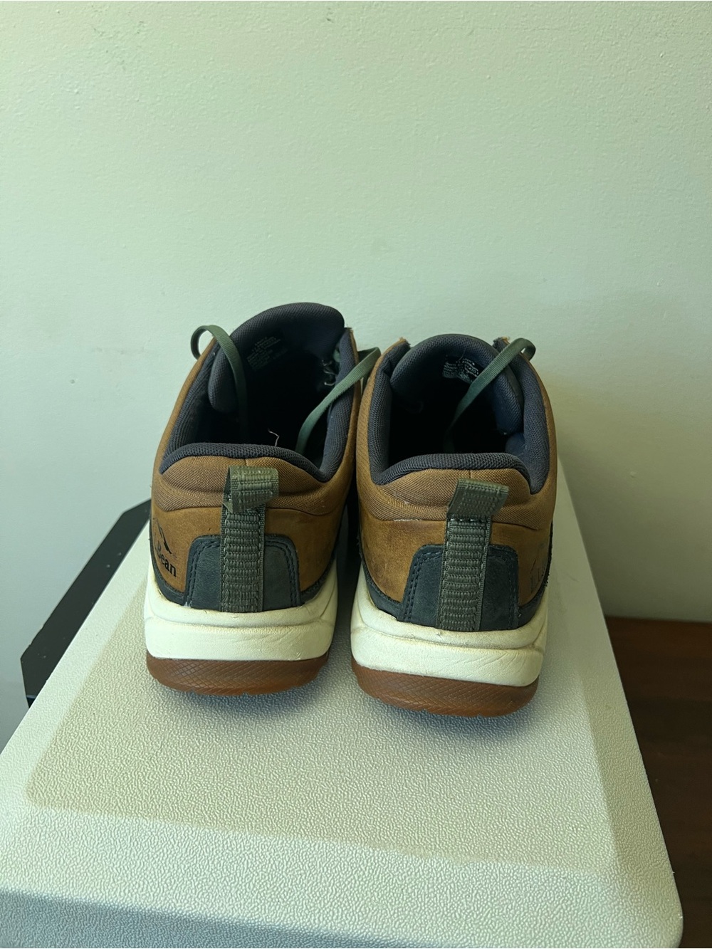 L.L. Bean Men's Navy and Brown Leather Lace-Up Sneakers - Picture 5 of 7